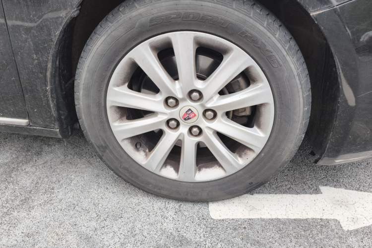 Used Roewe 950 2012 2.4L Luxury Edition Right Front Wheel Hub
