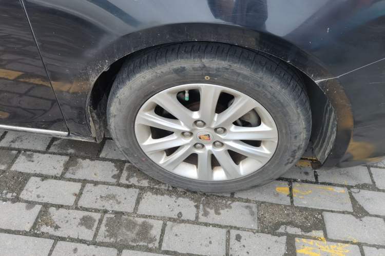 Used Roewe 950 2012 2.4L Luxury Edition Right Front Wheel Hub
