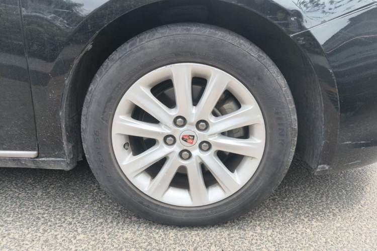Used Roewe 950 2012 2.0L Comfort Edition Right Front Wheel Hub