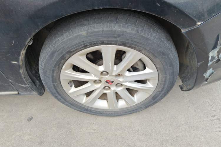 Used Roewe 950 2012 2.0L Comfort Edition Right Front Wheel Hub