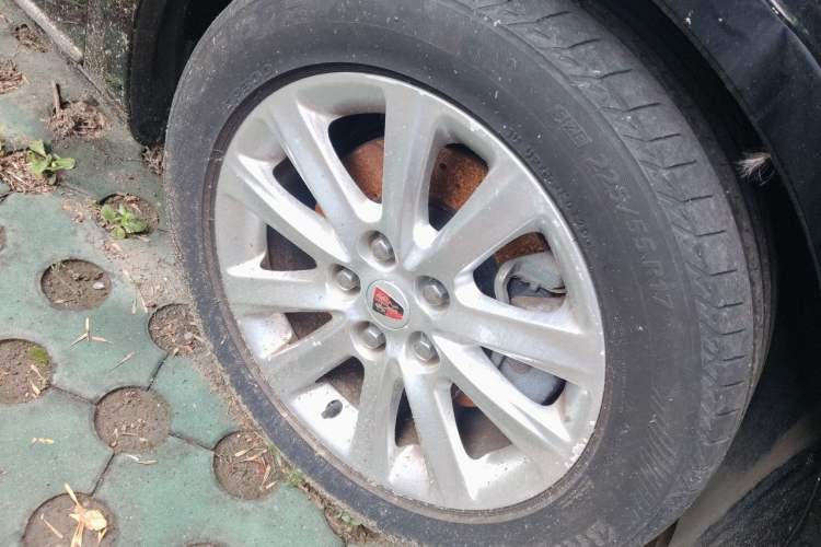 Used Roewe 950 2012 2.4L Luxury Edition Right Front Wheel Hub