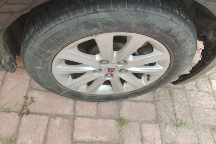 Used Roewe 950 2012 2.0L Comfort Edition Right Front Wheel Hub