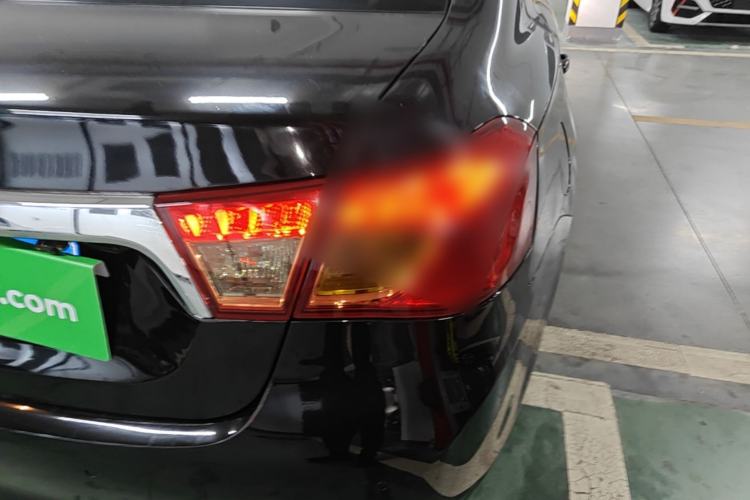 Used Roewe 950 2012 2.0L Elegant Edition Right Rear Taillight
