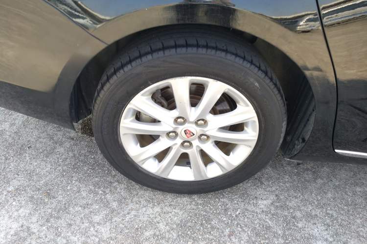 Used Roewe 950 2012 2.4L Luxury Edition Right Rear Wheel Hub