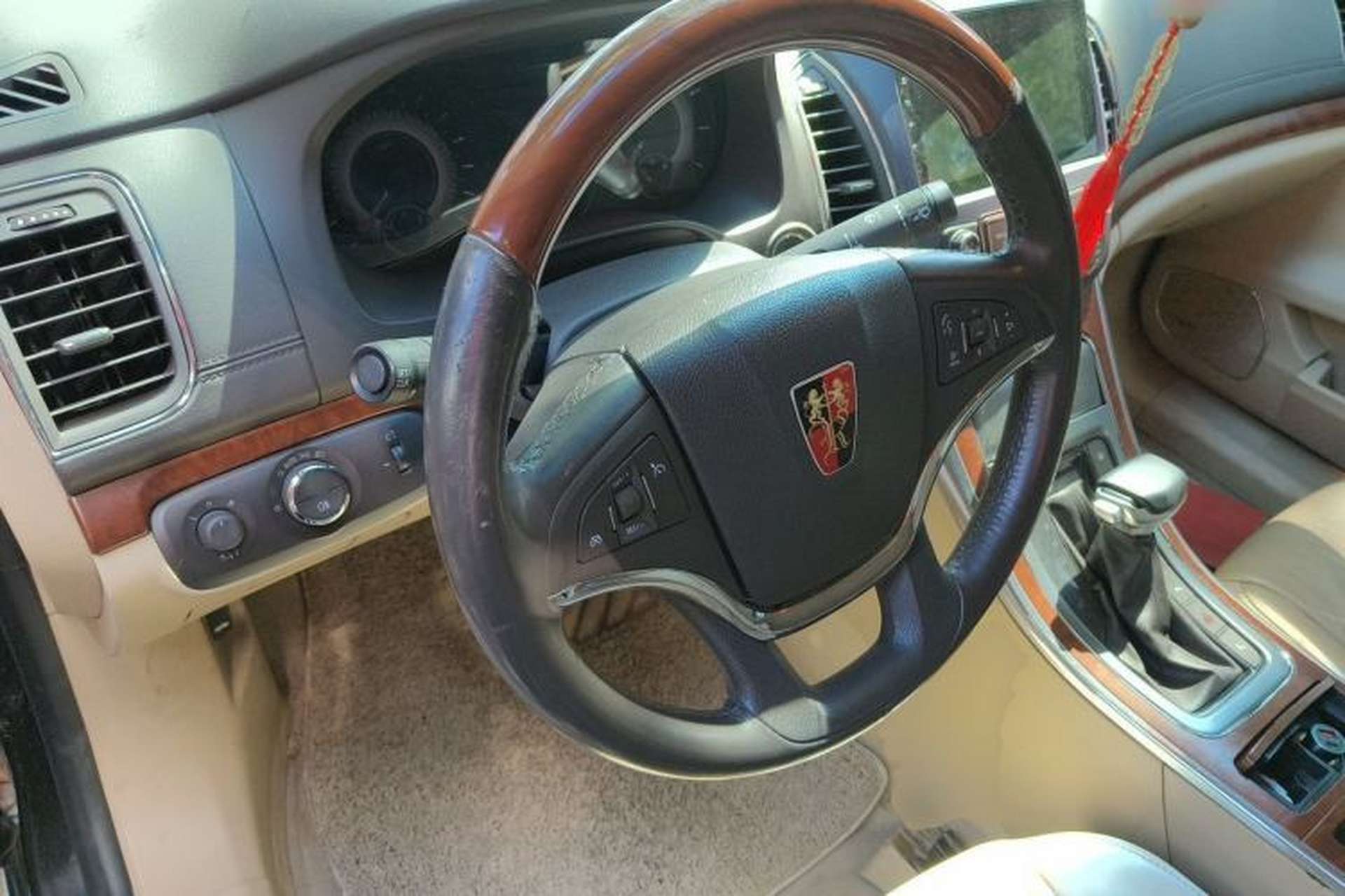 Used Roewe 950 2012 2.4L Luxury Executive Edition Steering Wheel