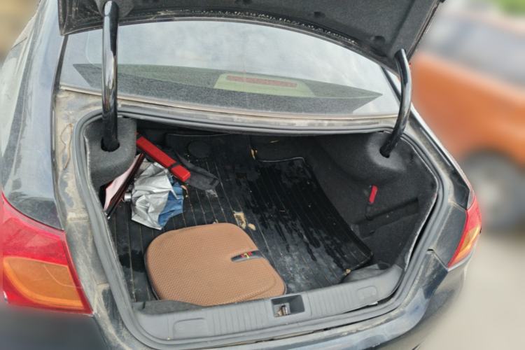 Used Roewe 950 2012 2.0L Comfort Edition Trunk