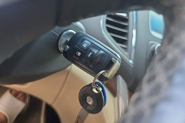 Used Roewe 950 2012 2.0L Elegant Edition Vehicle Key