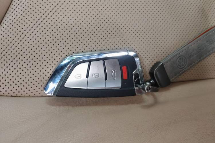 Used Roewe 950 2012 2.4L Luxury Edition Vehicle Key