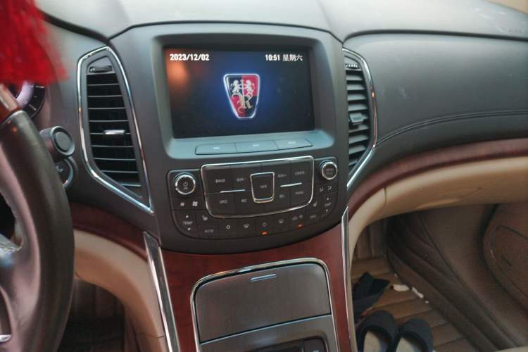 Used Roewe 950 2012 2.4L Luxury Executive Edition Audio And AC Panel