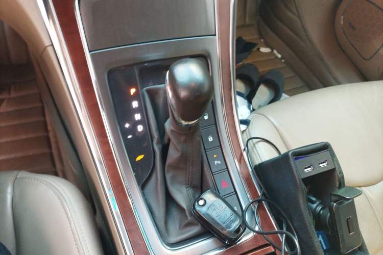 Used Roewe 950 2012 2.4L Luxury Executive Edition Gear Lever