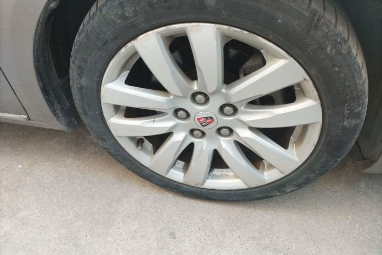 Used Roewe 950 2012 2.4L Luxury Executive Edition Right Front Wheel Hub