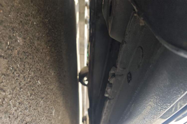 Used Roewe 950 2012 2.0L Comfort Edition Chassis Front Left
