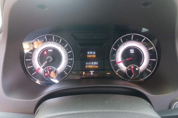 Used Roewe 950 2012 2.4L Luxury Executive Edition Instrument Cluster