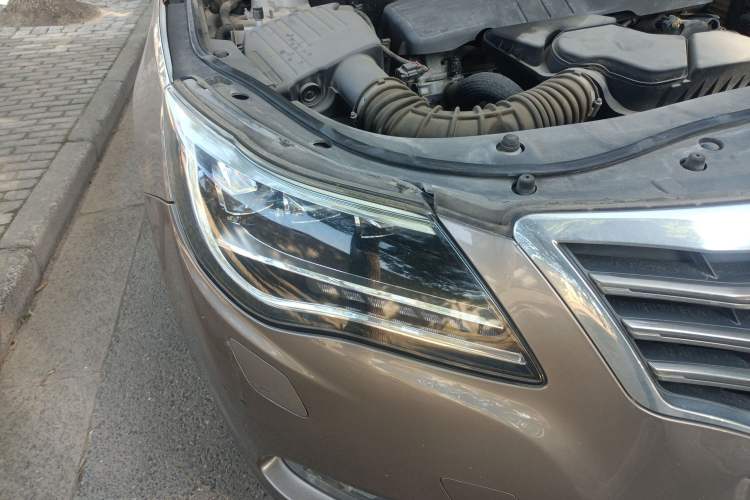 Used Roewe 950 2012 2.4L Luxury Executive Edition Right Front Headlight