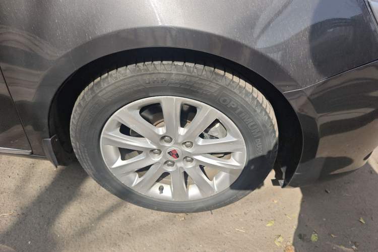 Used Roewe 950 2012 2.0L Comfort Edition Right Front Wheel Hub