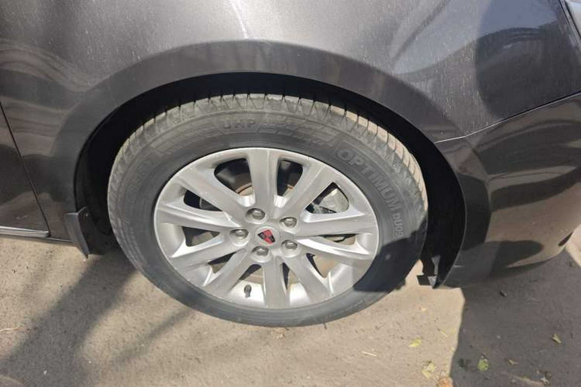 Used Roewe 950 2012 2.0L Comfort Edition Right Front Wheel Hub