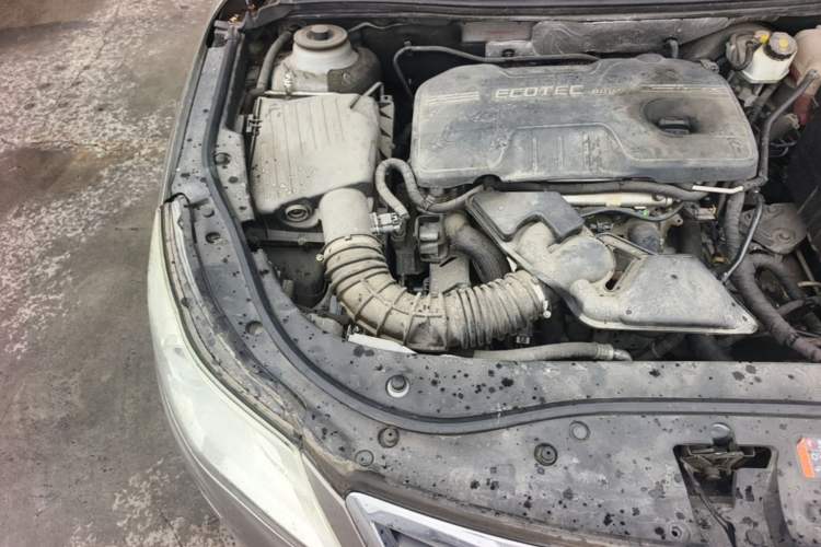 Used Roewe 950 2012 2.0L Elegant Edition Engine Bay Right