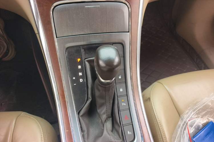 Used Roewe 950 2012 2.0L Elegant Edition Gear Lever