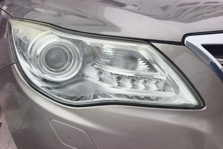 Used Roewe 950 2012 2.0L Elegant Edition Right Front Headlight