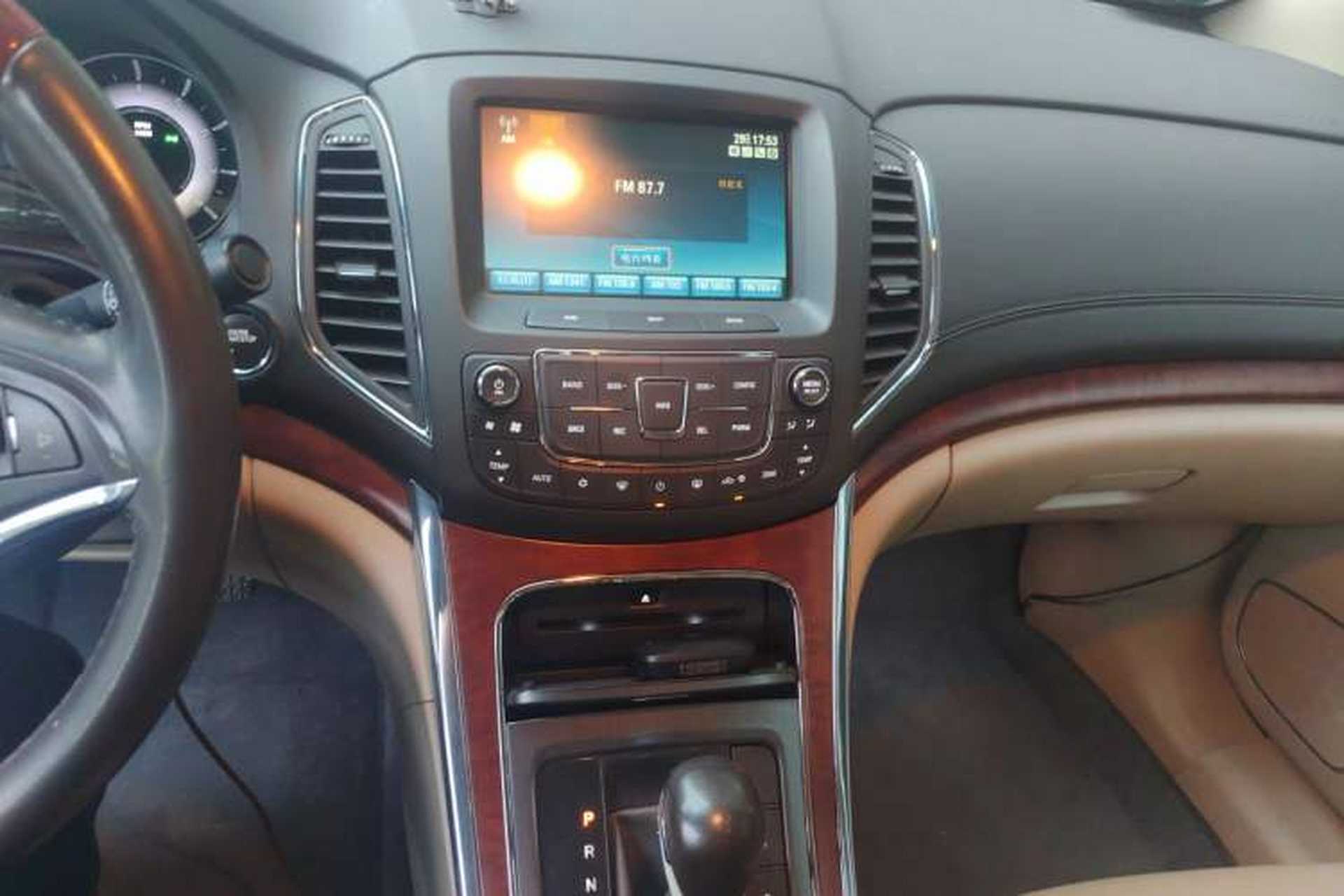 Used Roewe 950 2012 2.4L Luxury Edition Audio And AC Panel