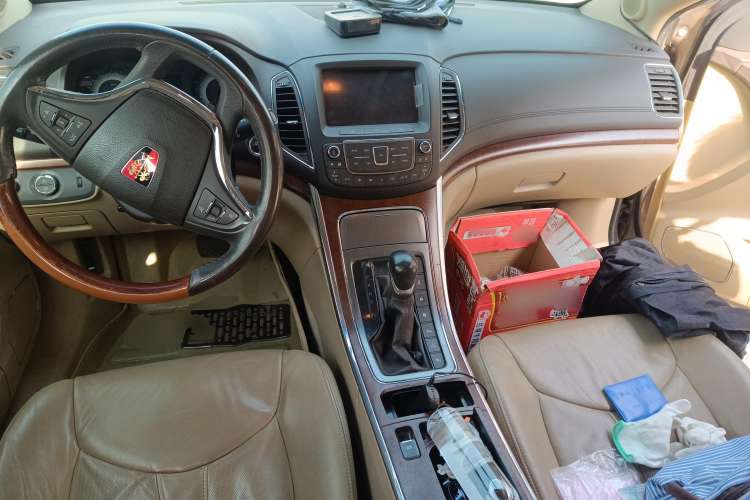 Used Roewe 950 2012 2.4L Luxury Edition Center Console