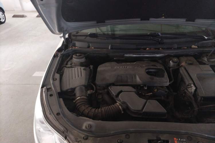Used Roewe 950 2012 2.4L Luxury Edition Engine Bay Right