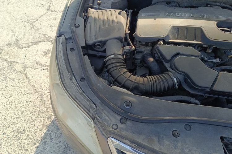Used Roewe 950 2012 2.4L Luxury Edition Engine Bay Right