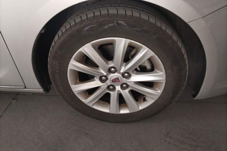 Used Roewe 950 2012 2.4L Luxury Edition Right Front Wheel Hub