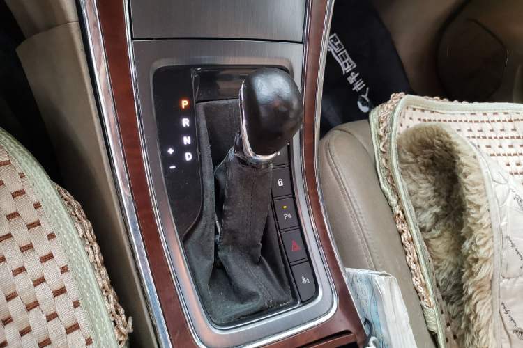 Used Roewe 950 2012 2.0L Elegant Edition Gear Lever
