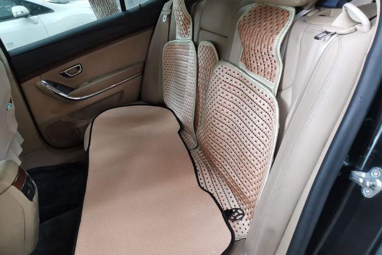 Used Roewe 950 2012 2.0L Elegant Edition Left Rear Seat