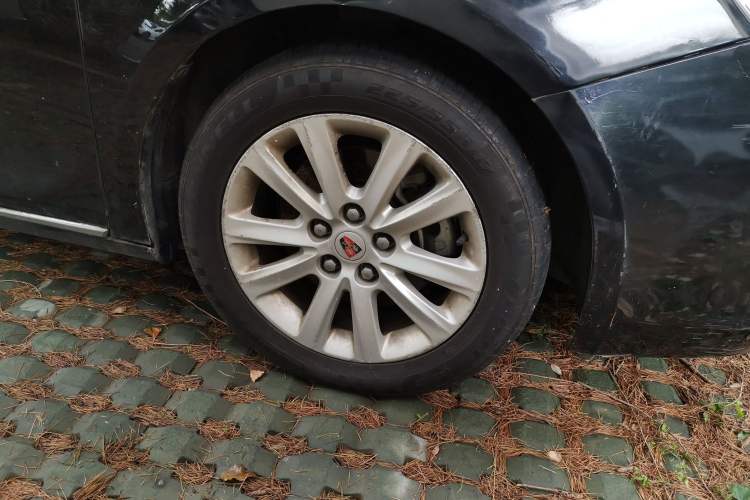 Used Roewe 950 2012 2.0L Elegant Edition Right Front Wheel Hub