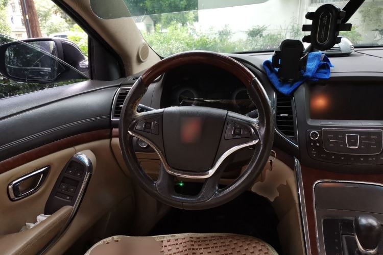 Used Roewe 950 2012 2.0L Elegant Edition Steering Wheel