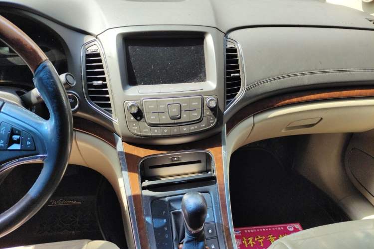 Used Roewe 950 2012 2.4L Luxury Edition Audio And AC Panel