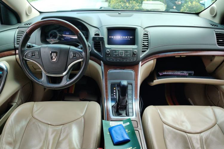 Used Roewe 950 2012 2.4L Luxury Edition Center Console