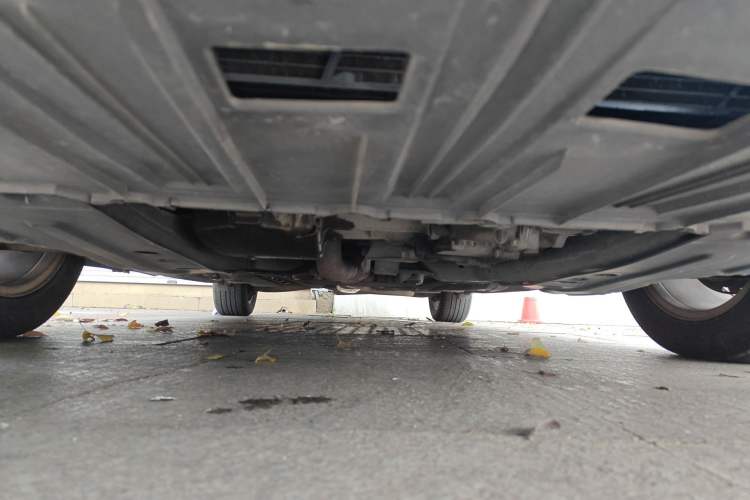 Used Roewe 950 2012 2.4L Luxury Edition Chassis Front