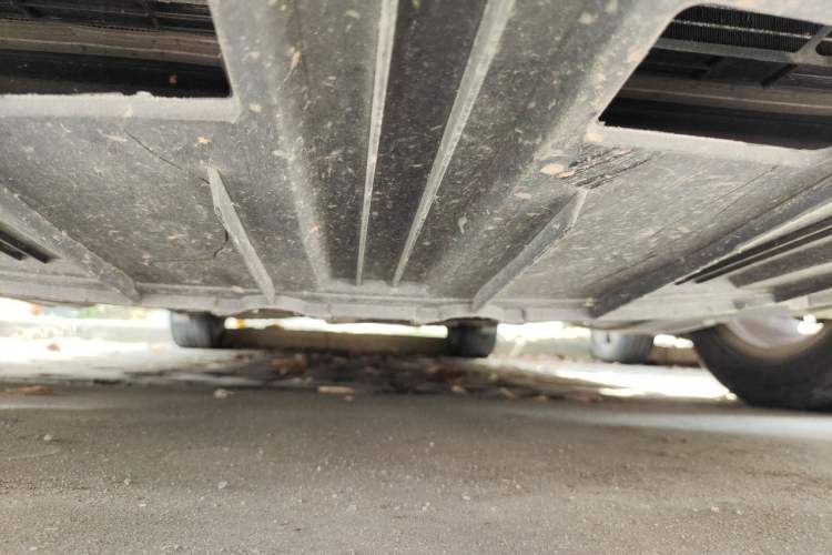 Used Roewe 950 2012 2.4L Luxury Edition Chassis Front