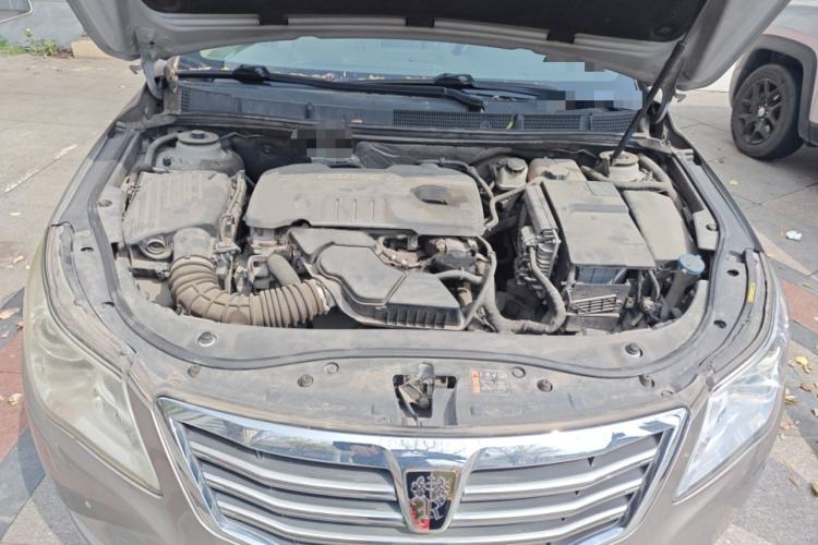Used Roewe 950 2012 2.4L Luxury Edition Engine Bay
