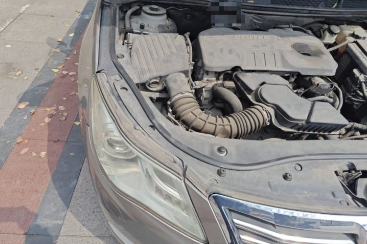 Used Roewe 950 2012 2.4L Luxury Edition Engine Bay Right