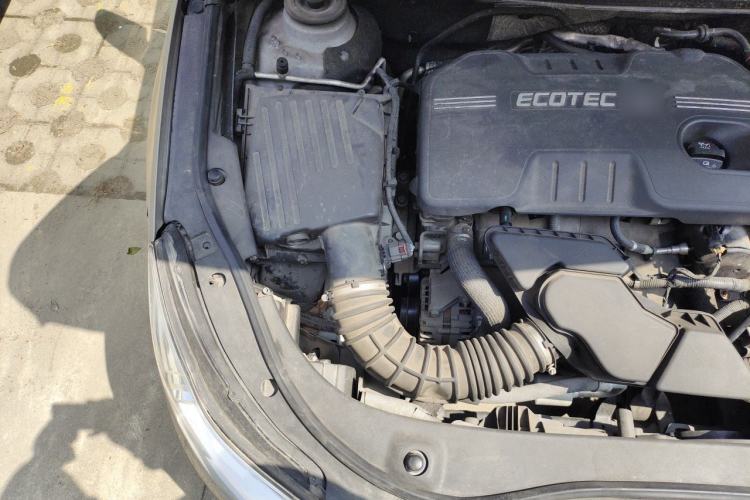 Used Roewe 950 2012 2.4L Luxury Edition Engine Bay Right