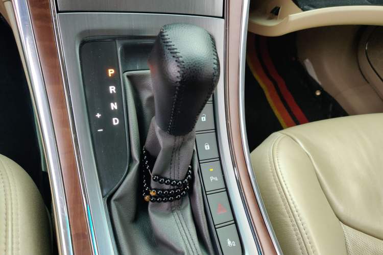 Used Roewe 950 2012 2.4L Luxury Edition Gear Lever