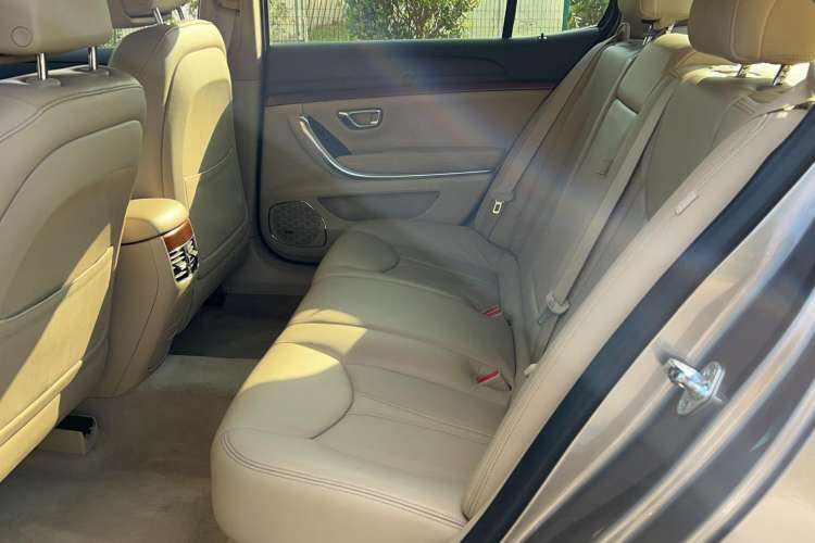 Used Roewe 950 2012 2.4L Luxury Executive Edition Interior 1