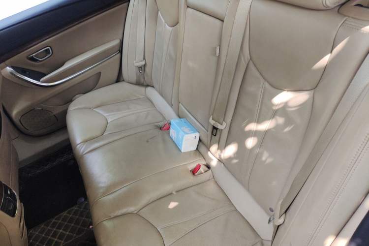 Used Roewe 950 2012 2.4L Luxury Edition Left Rear Seat