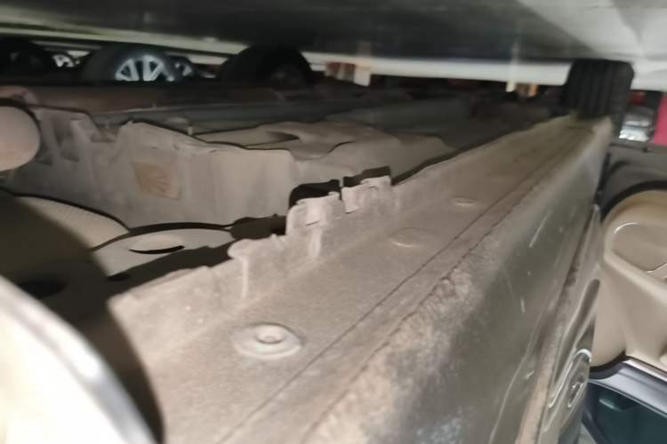 Used Roewe 950 2012 2.0L Comfort Edition Left Side Sill