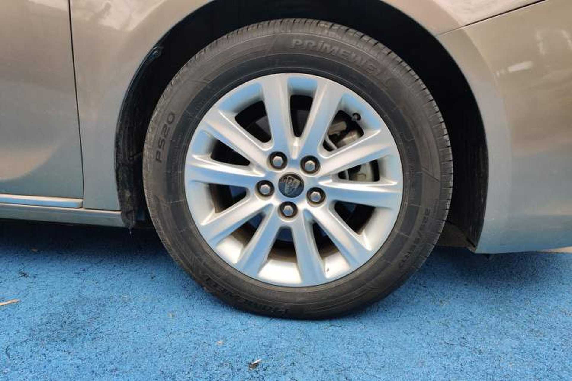 Used Roewe 950 2012 2.4L Luxury Edition Right Front Wheel Hub