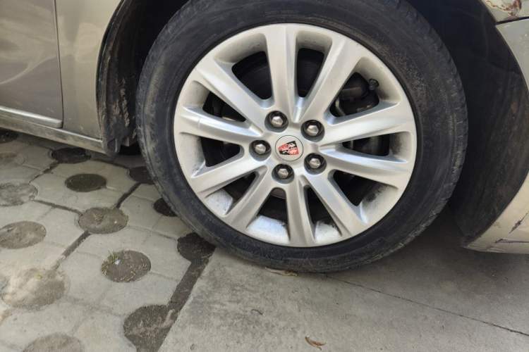 Used Roewe 950 2012 2.4L Luxury Edition Right Front Wheel Hub