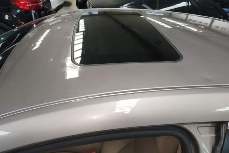 Used Roewe 950 2012 2.0L Comfort Edition Roof