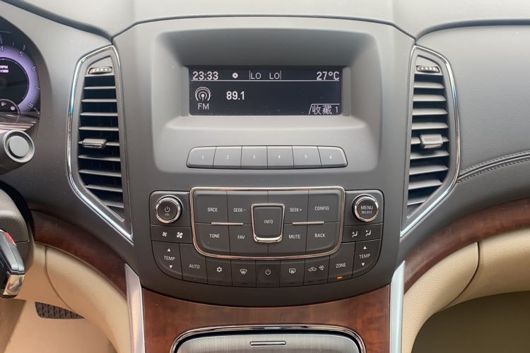 Used Roewe 950 2015 1.8T Elite Edition Audio And AC Panel