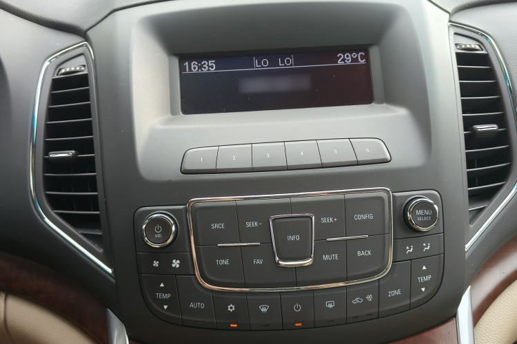 Used Roewe 950 2015 1.8T Elite Edition Audio And AC Panel
