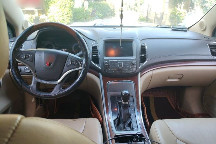 Used Roewe 950 2015 2.0T Luxury Executive Edition Center Console