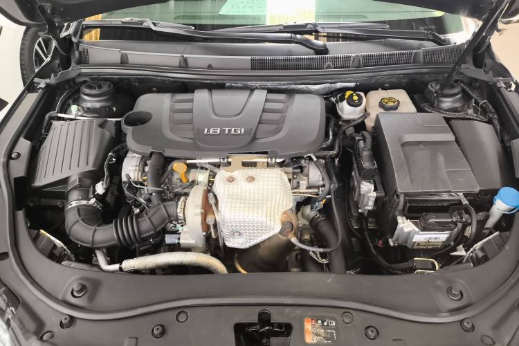 Used Roewe 950 2015 1.8T Luxury Edition Engine Bay